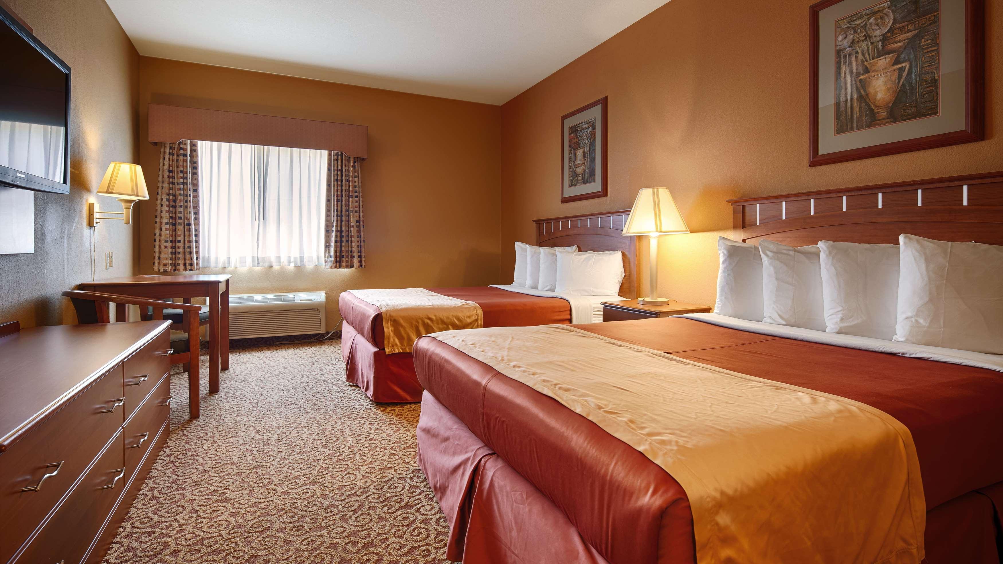 Best Western Plus Hannaford Inn & Suites Kenwood Екстериор снимка