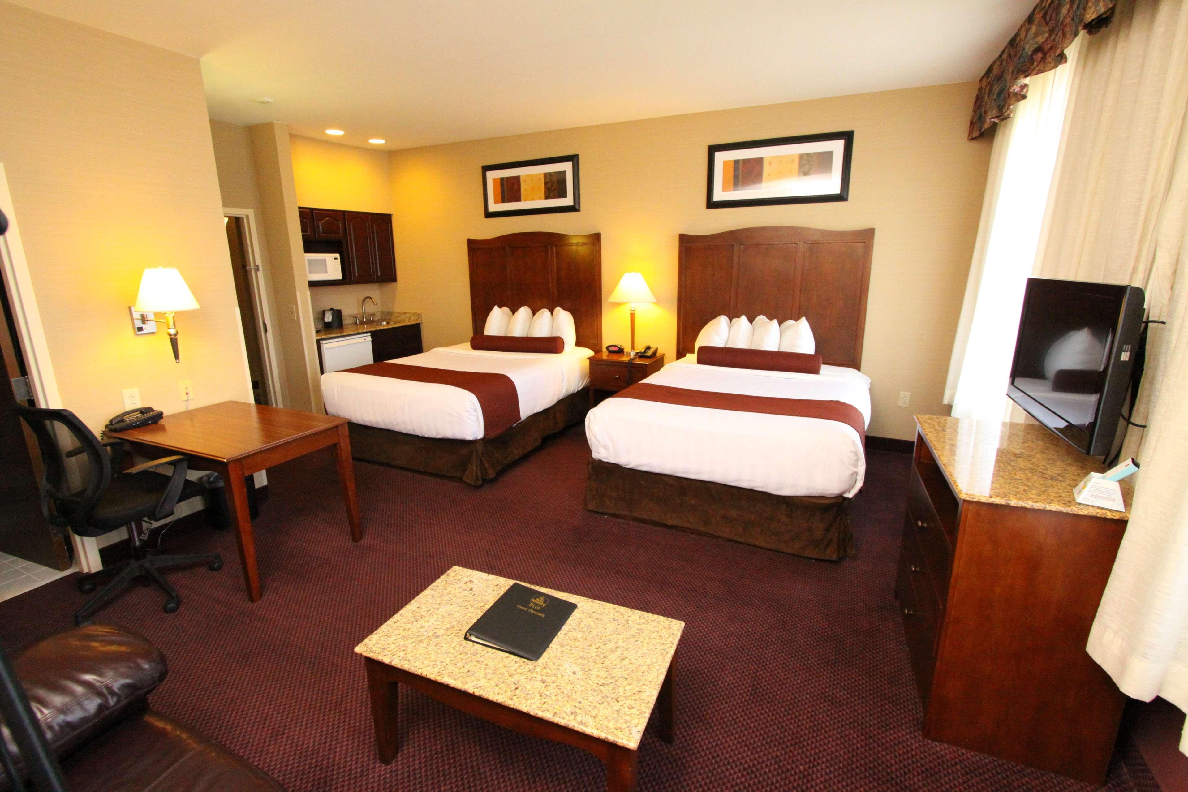 Best Western Plus Hannaford Inn & Suites Kenwood Екстериор снимка