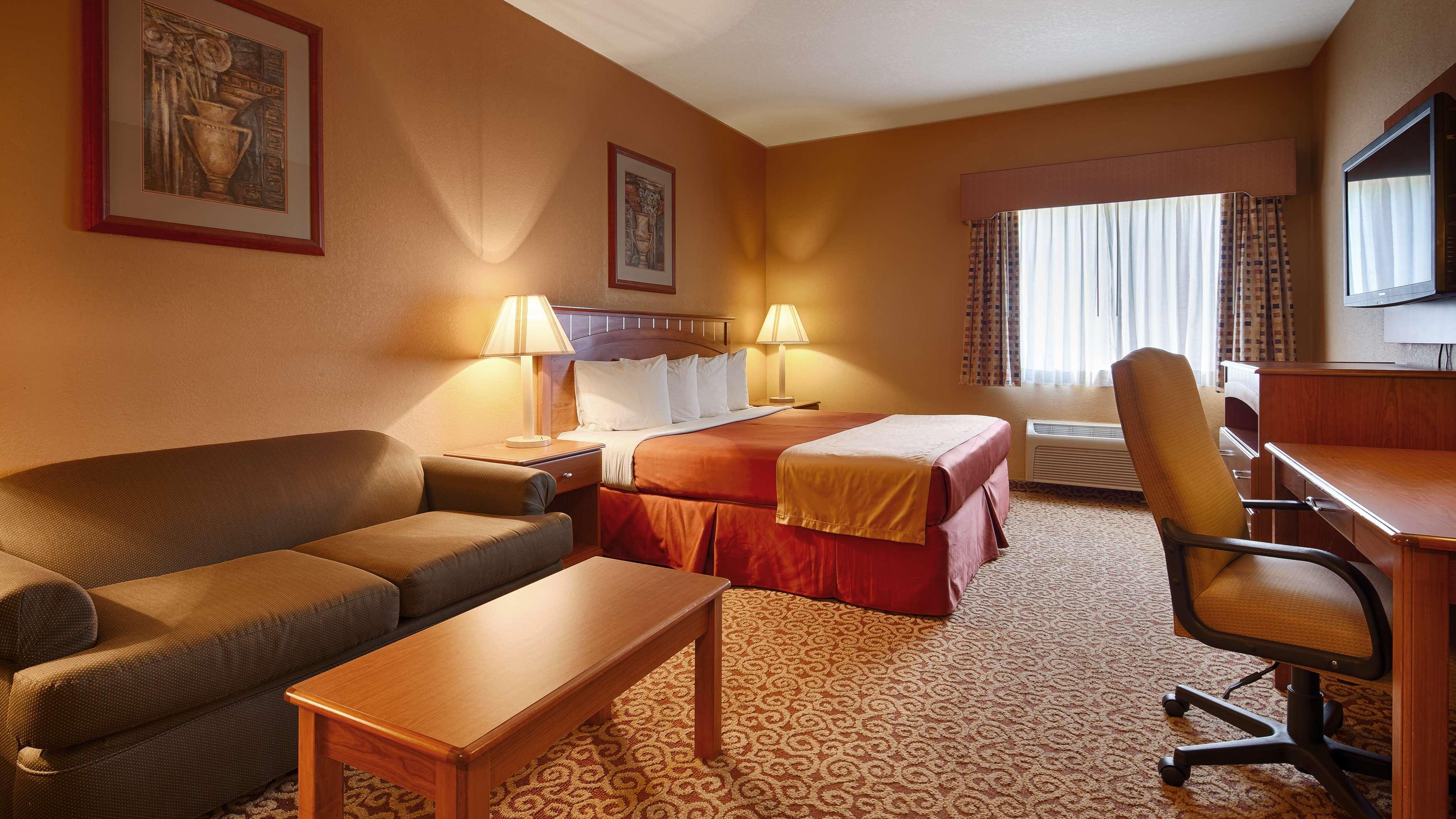 Best Western Plus Hannaford Inn & Suites Kenwood Екстериор снимка