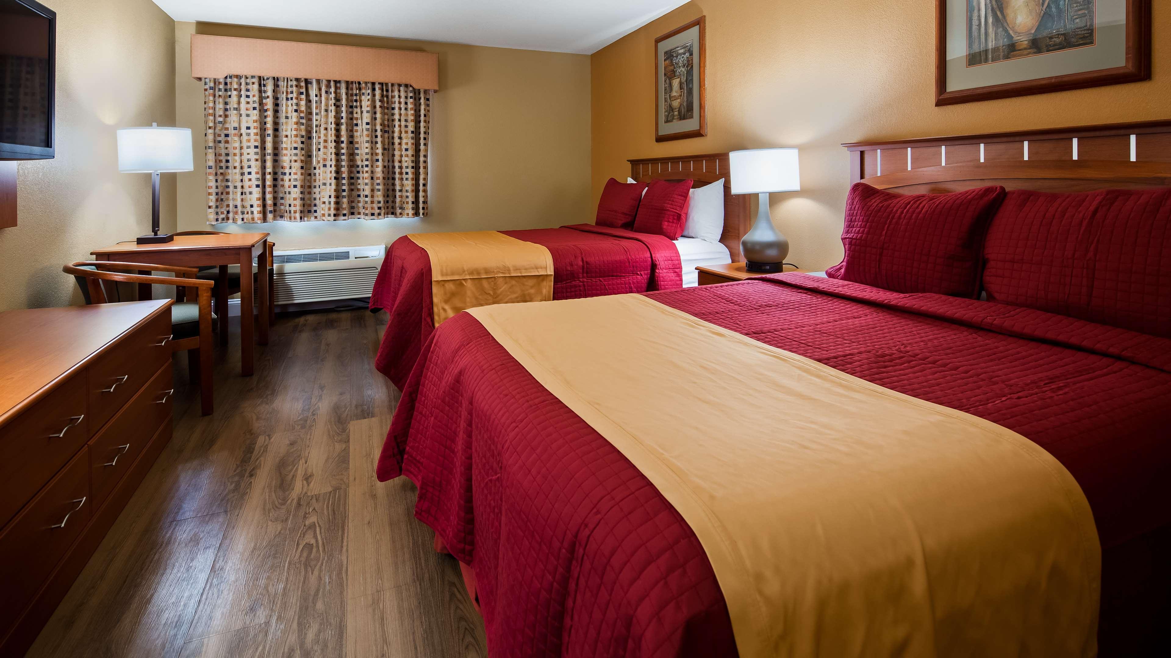 Best Western Plus Hannaford Inn & Suites Kenwood Екстериор снимка