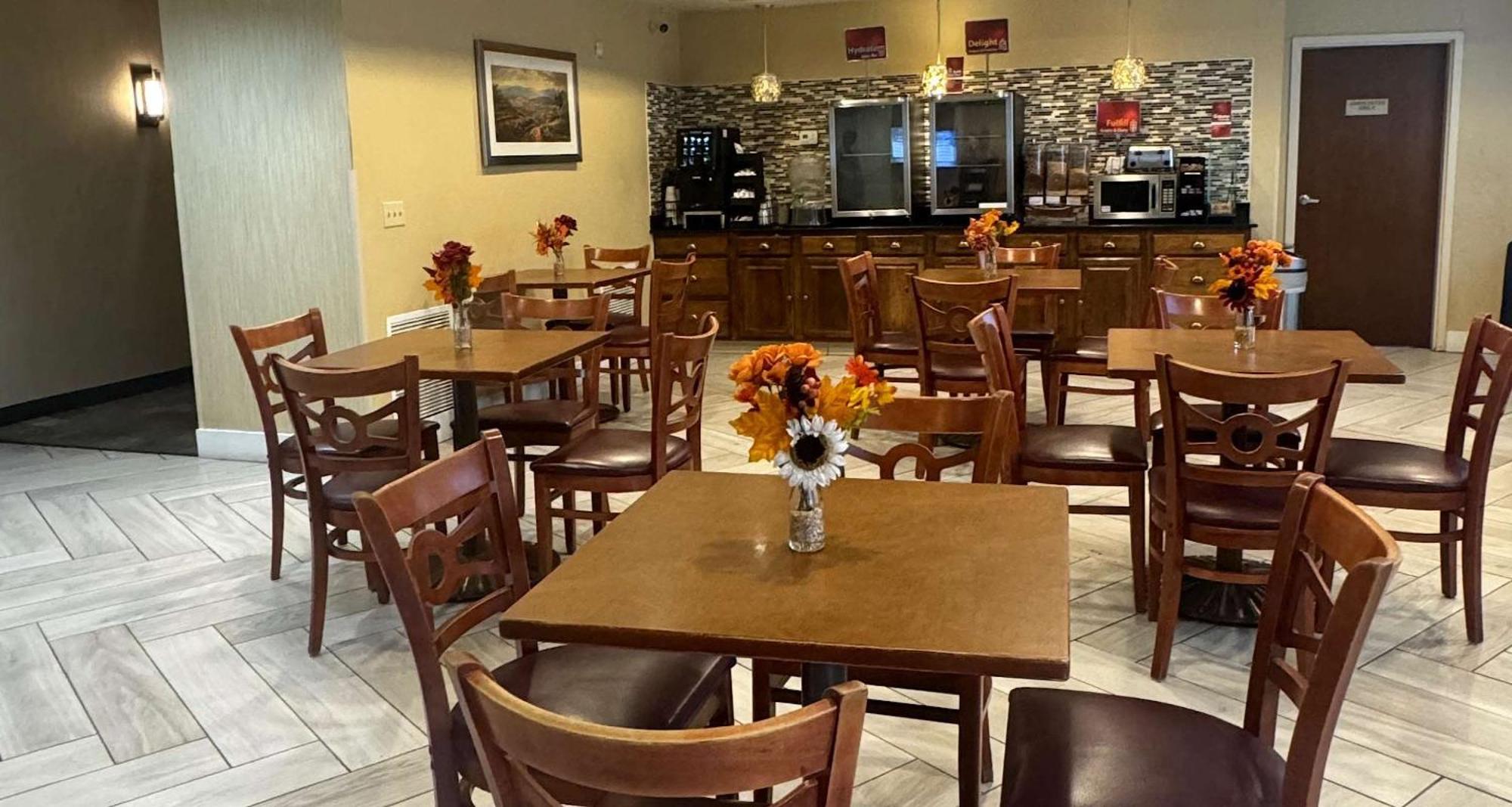 Best Western Plus Hannaford Inn & Suites Kenwood Екстериор снимка